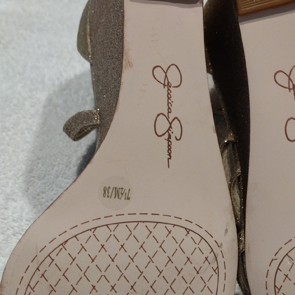 Jessica Simpson, Elegant And Vibrant Glitter Strappy Sandals - Picture 3 of 6